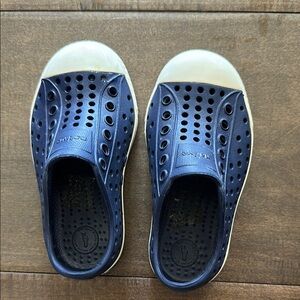 Native Kids Water Shoes in Navy with White Toe